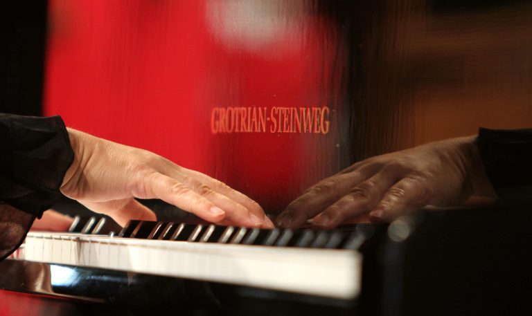 Erfurt , 100810 , Feature , es wird auf einem Grotrian - Steinweg Klavier gespielt Foto:Karina Hessland