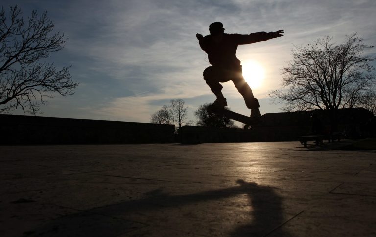 Erfurt , 210311 , Skateboarder auf dem Petersberg Foto:Karina Hessland