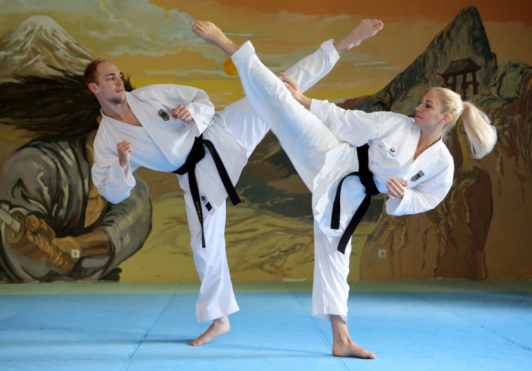 07.10.14 , Waltershausen, Bushido Waltershausen, Karate, die Geschwister Noah (25) und Jana Bitsch (23) vor der 22.Karate-WM in Bremen, beide haben gute Chancen eine Medaille zu holen 
Foto:Karina Hessland