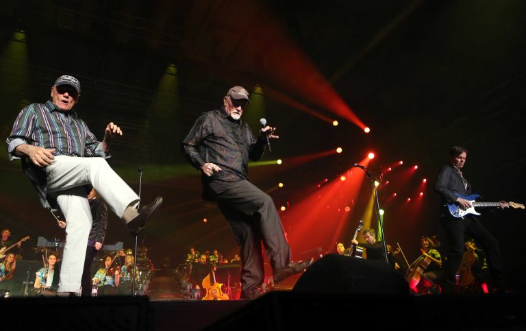 09.12.15 , Erfurt, Messe Erfurt, Night of the Proms, Klassik trifft Pop The Beach Boys - aktuelle Besetzung: Gesang, Bass, Keyboard - Brian Wilson / Gesang - Mike Love / Gesang, Gitarre - Alan Jardine / Gesang, Bass, Keyboards - 	Bruce Johnston / Gitarre - David Lee MarksFoto: Karina Hessland