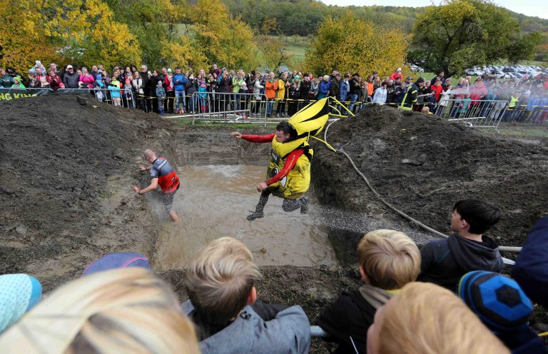 30.10.16 , Mühlberg / Drei Gleichen, Helbings King of Cross, Crosslauf im Gelände der Drei Gleichen mit vielen Hindernissen natürlicher und künstlicher Art Impressionen vom Lauf Foto: Karina Hessland-Wissel