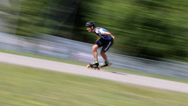 29.05.2020 , Erfurt, Rollschuhbahn, Eisschnellläufer Moritz Klein trainiert auf Rollerskates Foto: Karina Hessland-Wissel