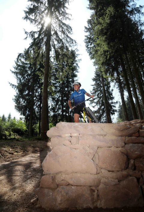 12.08.2020 , Oberhof, Finanzstaatssekretär Dr.Hartmut Schubert besucht Sportstätten im Bild: Bikepark am FallbachhangFoto: Thüringer Finanzministerium / Karina Hessland-Wissel
