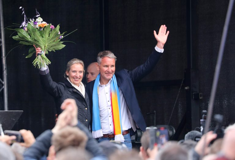 29.04.2023, Erfurt, Theaterplatz, Grossdemonstration / Kundgebung der AfD unter dem Motto Zukunft fuer Deutschland im Bild: Alice Weidel und Bjoern Hoecke Foto: Karina Hessland-Wissel